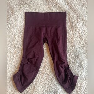 lululemon athletica Women’s Yoga Cropped Leggings - Heather Berry